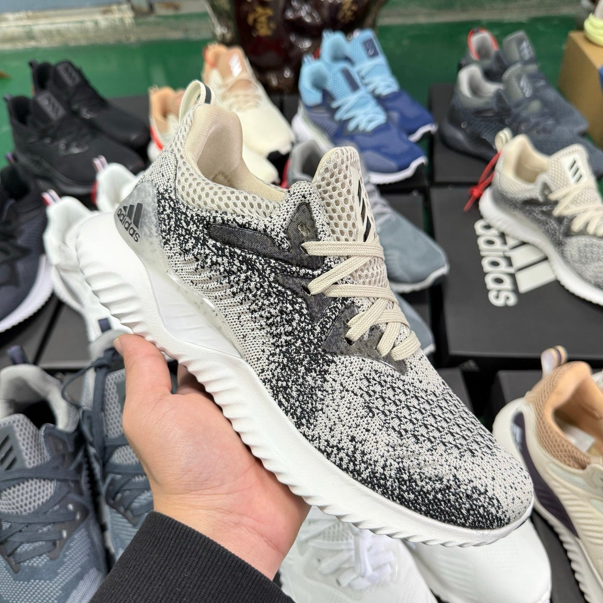 Adidas Alphabounce HPC AMS M Sneakers in Beige, Gray and Black