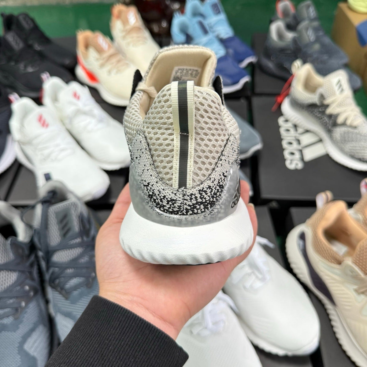 Adidas Alphabounce HPC AMS M Sneakers in Beige, Gray and Black